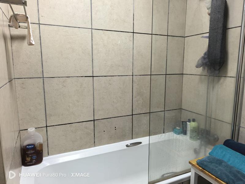 2 Bedroom Property for Sale in Heiderand Western Cape